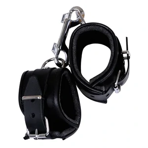 Catuse Piele Pentru Jocuri Erotice Catuse Din Piele Neagra