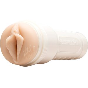 Fleshlight Girls Maitland Ward pe Denysa.ro