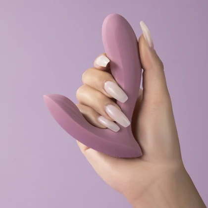 Svakom Erica — Vibrator Purtabil 11 Moduri, 2 Motoare Mov